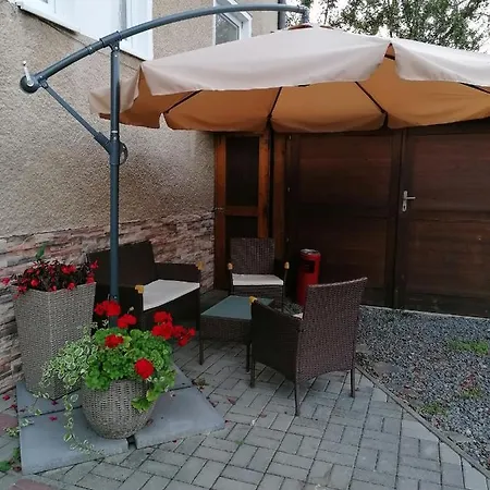 Barnabas Rusnak V Sukromi Apartment Mucin